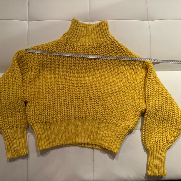 H&M small sweater - Picture 4 of 5